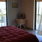 Olympion Village זכארו
