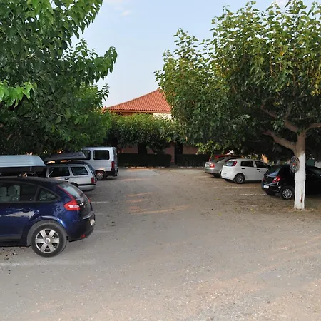 Olympion Village מלון דירות 3*