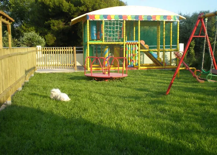 Olympion Village Studios Lejlighedshotel