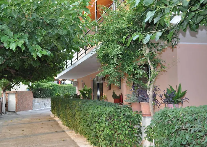 Olympion Village アパートホテル ザハロ